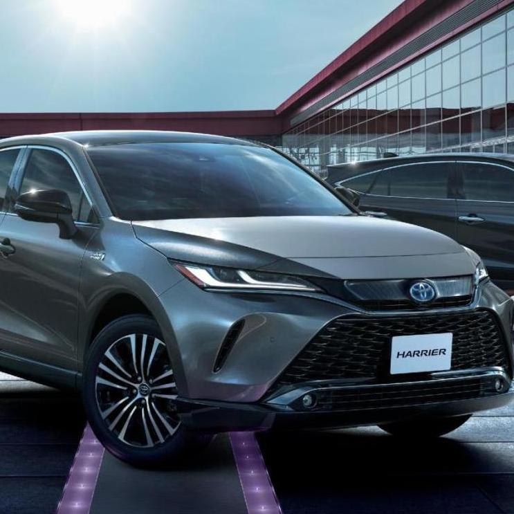 ハリアーを一部改良し、新たにプラグインハイブリッド車を追加
