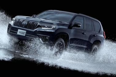 特別仕様車TX“Lパッケージ・Black Edition”(2.8Lディーゼル車7人乗り)